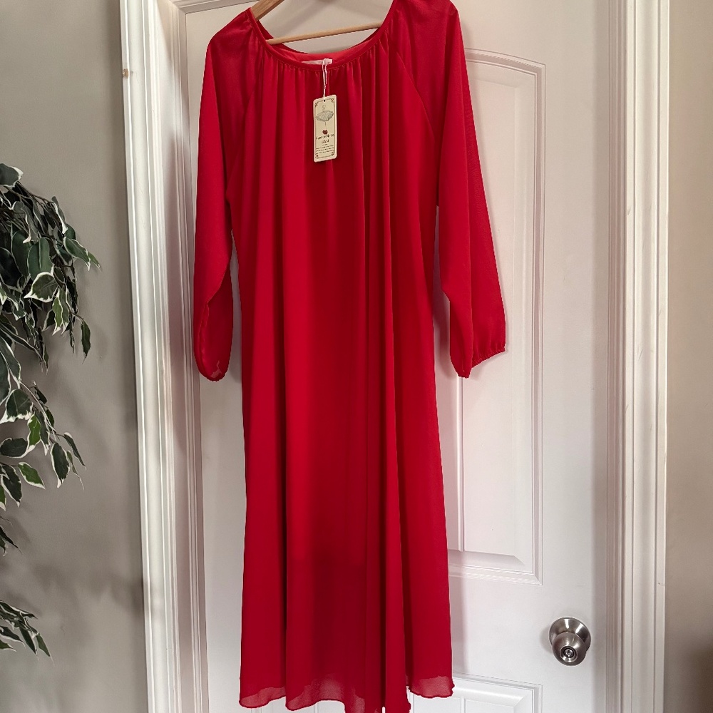 Buenos Ninos Red Flowy Dress Long Sleeve Lined Size S NWT